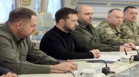 زيلينسكي يمدد التعبئة وحالة الحرب في أوكرانيا