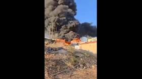 قناة "14" العبرية: إصابة إسرائيليين في أفيفيم بالجليل الغربي جراء قصف صاروخي من لبنان (فيديو)