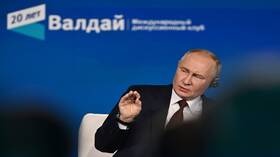 بوتين: إشارات من شركات أمريكية للعودة إلى السوق الروسية ولا نسعى للتخلي عن الدولار