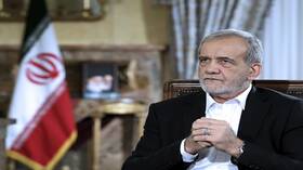 الرئيس الإيراني يؤكد عدم سعي طهران لامتلاك سلاح نووي