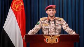 الحوثيون يعلنون تنفيذ عملية عسكرية على هدف حيوي في "أم الرشراش" بعدد من الطائرات المسيرة (فيديو)