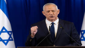 غانتس: يجب التعامل مع جنوب لبنان مثل المنطقة "أ" بالضفة الغربية