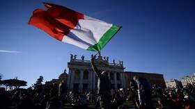 إيطاليا تعلن ثبات موقفها بشأن استخدام الأسلحة في أوكرانيا