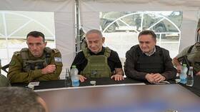 نتنياهو وقادة جيشه يزورون محور "نيتساريم" ويجدد إغراءاته للغزيين للوشاية بحماس