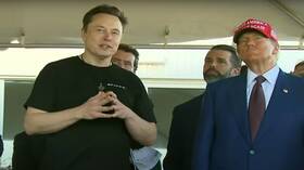 ترامب يشارك ماسك الإطلاق التجريبي السادس لمركبة "ستارشيب"