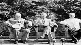 ستالين بشأن ليبيا: "من قرر هذا الأمر؟"!