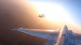 عرض جوي مذهل أثناء حفل افتتاح معرض للأسلحة في كوريا الشمالية