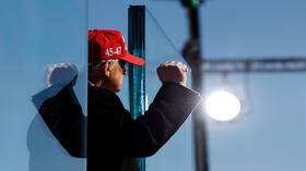 فريق ترامب الانتقالي: تعليق القضية المرفوعة ضد الرئيس المنتخب يعد انتصارا حاسما