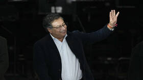 رئيس كولومبيا يرحب بخطط ترامب لإنهاء النزاعات