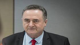 خلال اتصال مع نظيره البريطاني.. وزير الدفاع الإسرائيلي يحذر من محاولة إيران تهريب أسلحة إلى لبنان