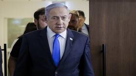 صحيفة فرنسية: ماكرون منح نتنياهو "مكافأة كبيرة" ثمن موافقته على اتفاق وقف إطلاق النار في لبنان