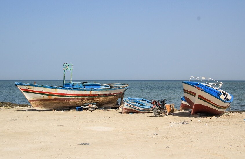 تونس.. توقيف 12 شخصا بتهمة "تكوين مجموعة إجرامية لاجتياز الحدود خلسة" (صور)