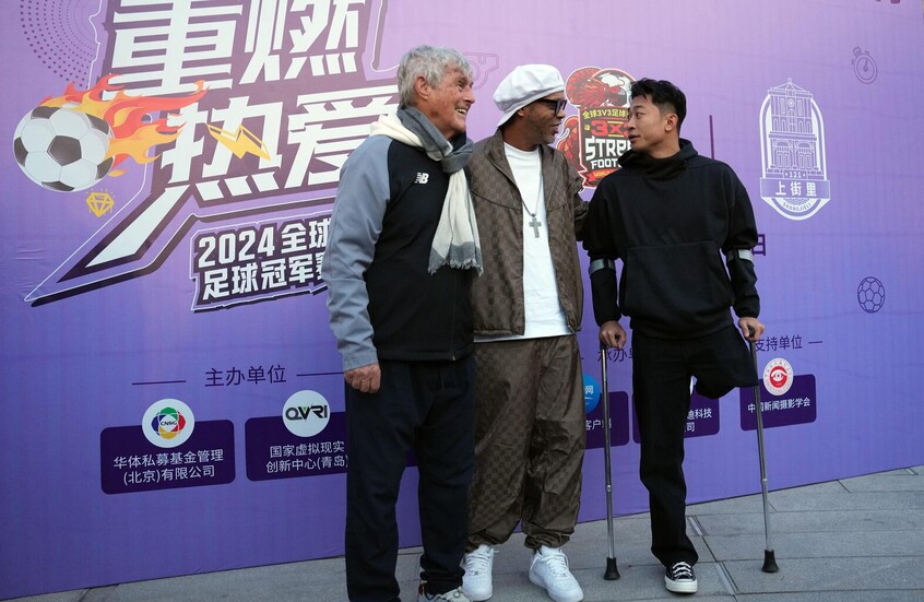 سيصبح جدا بعمر 45..النجم البرازيلي رونالدينو ينتظر قدوم أول أحفاده (صور)