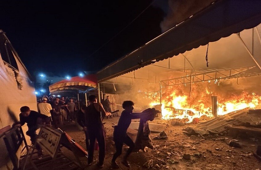 "الموت في المنطقة الآمنة".. مقتل عشرات الفلسطينيين حرقا في قصف اسرائيلي على مواصي خان يونس ـ فيديو