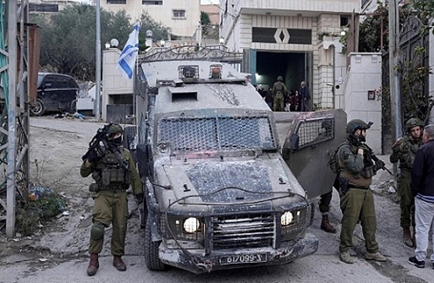 قوات خاصة إسرائيلية تقتحم مستشفى بمدينة نابلس وتختطف جريحا فلسطينيا (فيديو)