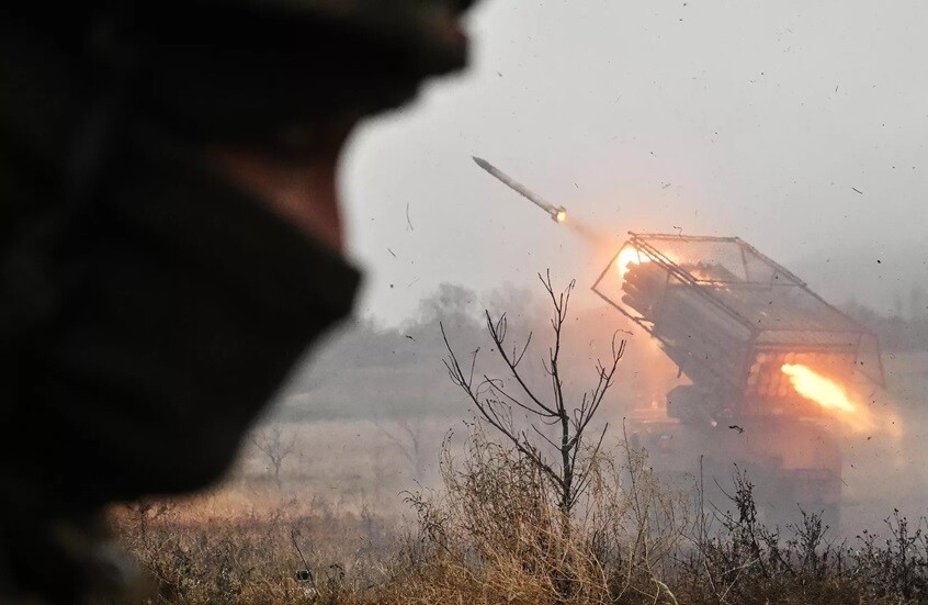 الجيش الروسي يوجه ضربة صاروخية إلى مطار عسكري في كييف