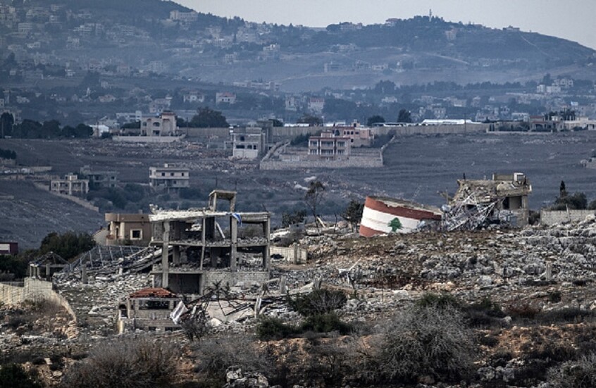 إسرائيل تعلن تدمير منصات صاروخية وأسلحة لـ"حزب الله" في جنوب لبنان (صور + فيديو)