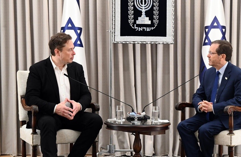 رئيس إسرائيل يدعو إيلون ماسك للتوسط في إحياء صفقة تبادل الأسرى مع "حماس"