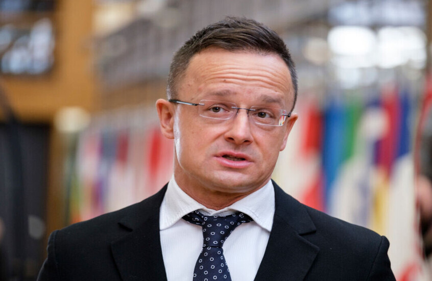 "رياضة جماعية".. سيارتو يمزح بشأن تحايل الأوروبيين على العقوبات المفروضة على روسيا