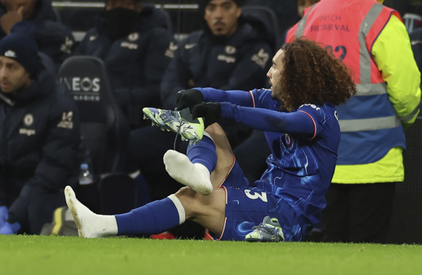 بعد واقعة الحذاء.. كوكوريلا يعتذر لجماهير تشيلسي (صورة)