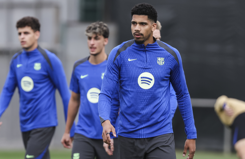 برشلونة يستعيد خدمات أراوخو بعد غياب دام ستة أشهر