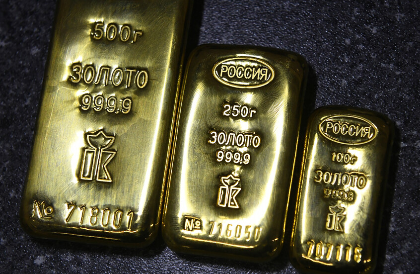 انخفاض أسعار الذهب وسط جني الأرباح