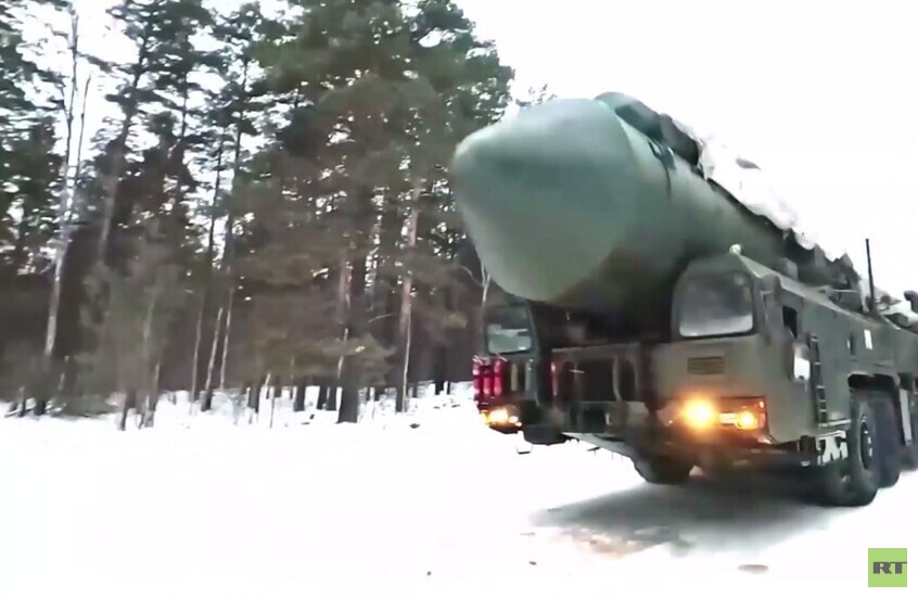 قاذفات الصواريخ "يارس" تنطلق إلى طرق الدوريات القتالية