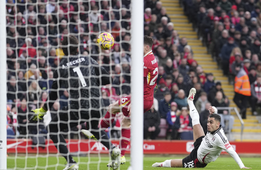 ليفربول يتعرض لضربتين مبكرتين في مباراته ضد فولهام