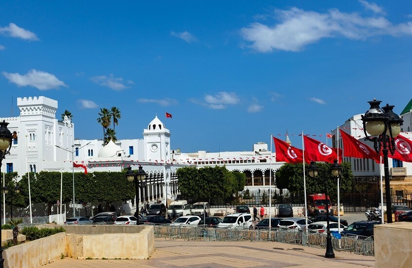 مسؤول باتحاد الشغل في تونس: إخفاقات الحكومات السابقة أدت إلى عزوف التونسيين عن الشأن العام