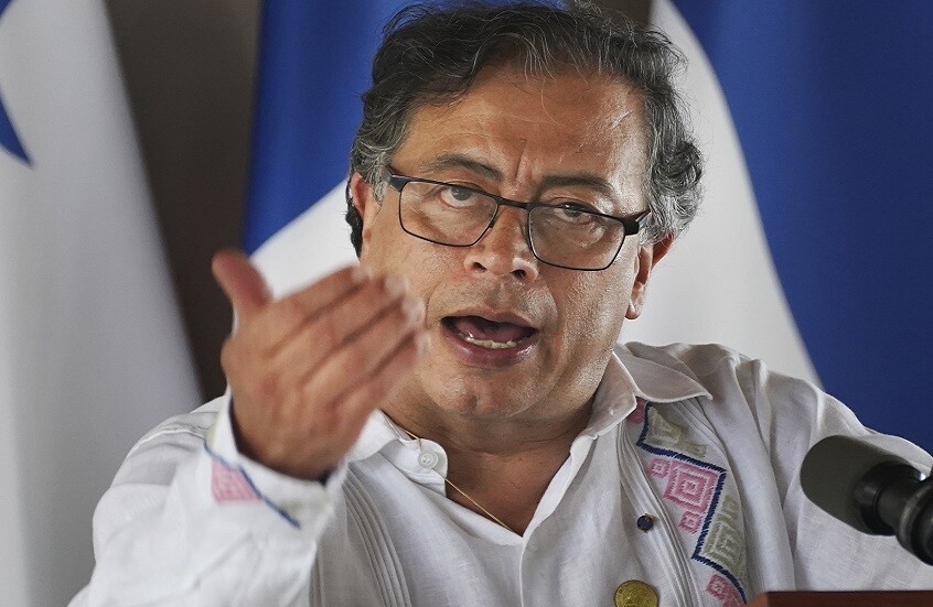 رئيس كولومبيا يدعو لبيع مقار إقامة السفراء في 3 دول