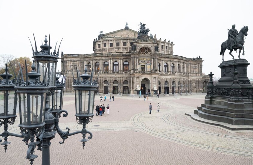 حالات مرضية غامضة أثناء عرض في دار أوبرا بألمانيا