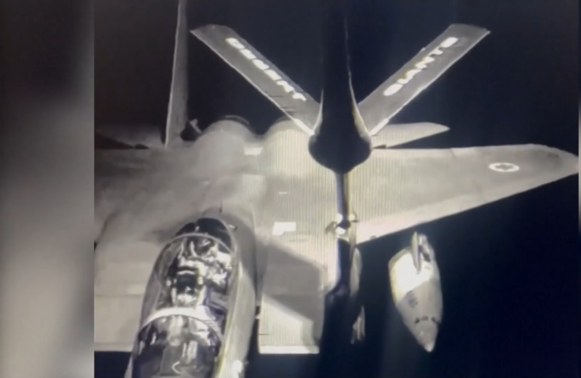 مشاهد لمقاتلات إسرائيلية تشن غارات ليلية على اليمن