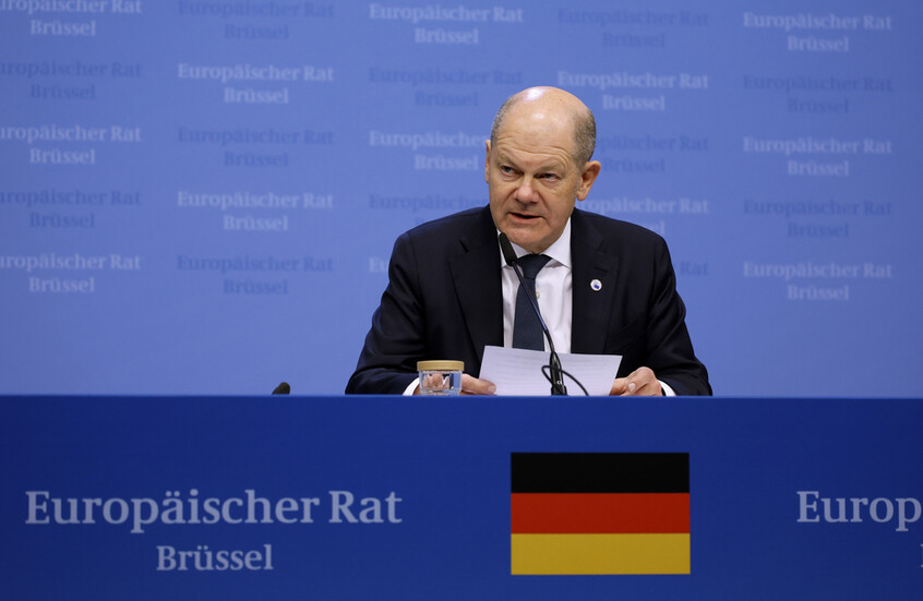 "فاينانشال تايمز": شولتس يرد بحدة على اقتراح دودا لمصادرة الأصول الروسية