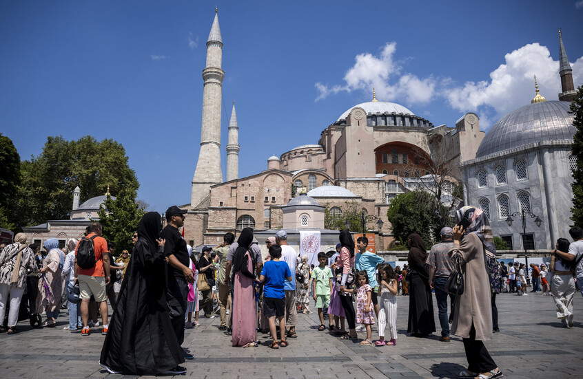 نجاة 25 سائحا سعوديا من "كارثة محققة" في تركيا (فيديو)