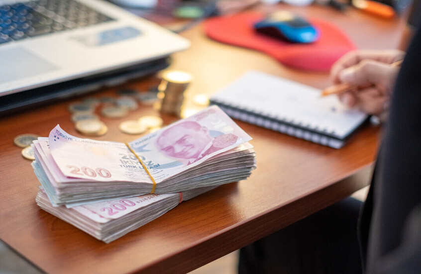 تركيا.. رفع الحد الأدنى للأجور بنسبة 30 بالمئة