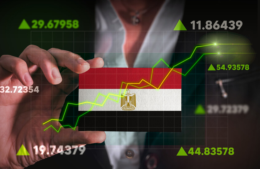 مصر.. رجل أعمال شهير يشير إلى  أسوأ أزمة تواجه البلاد