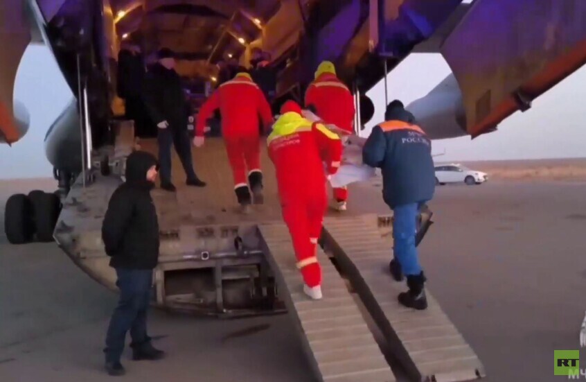 طائرة لوزارة الطوارئ الروسية تنقل مصابين من أكتاو إلى موسكو