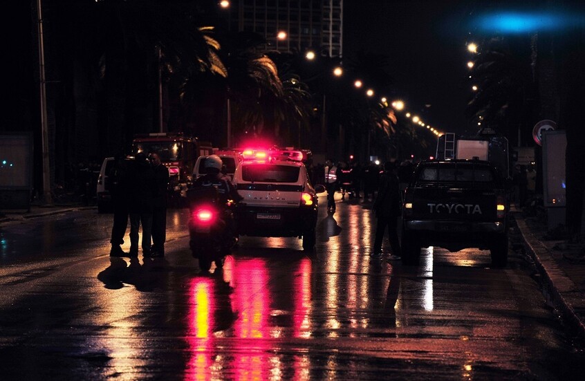 تونس.. طعن مسؤول أمني خلال عملية إيقاف مطلوب للعدالة متهم بالإرهاب