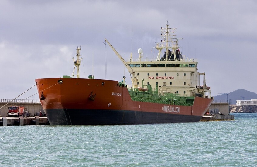 سفينة نرويجية ترفض إنقاذ طاقم سفينة شحن روسية تعرضت لهجوم إرهابي