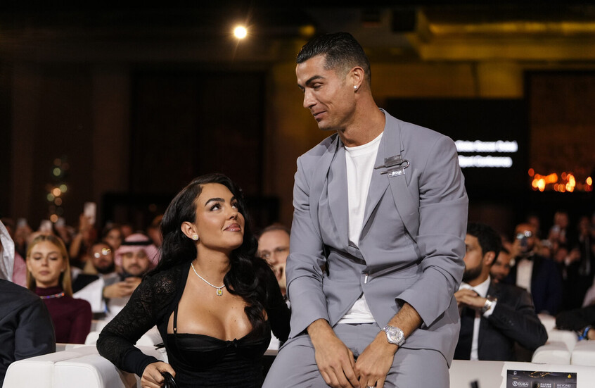 رد فعل جورجينا عقب فوز رونالدو بجائزة غلوب سوكر (فيديو)