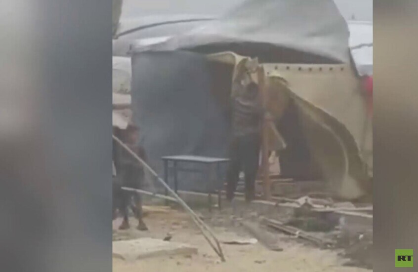 البرودة والرياح العاتية تقتل 5 فلسطينيين نازحين