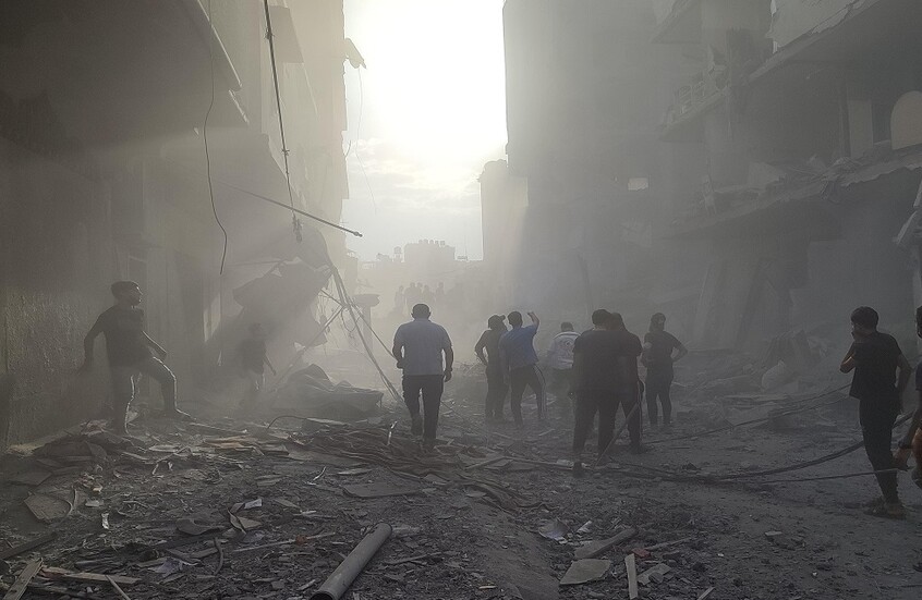 مراسلنا: 7 قتلى في استهداف إسرائيلي لمستشفى الوفاء غرب مدينة غزة