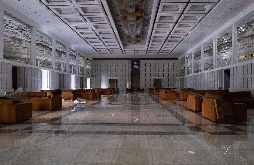 شاهد.. رفع الآذان لأول مرة في قصر الشعب بالعاصمة السورية دمشق