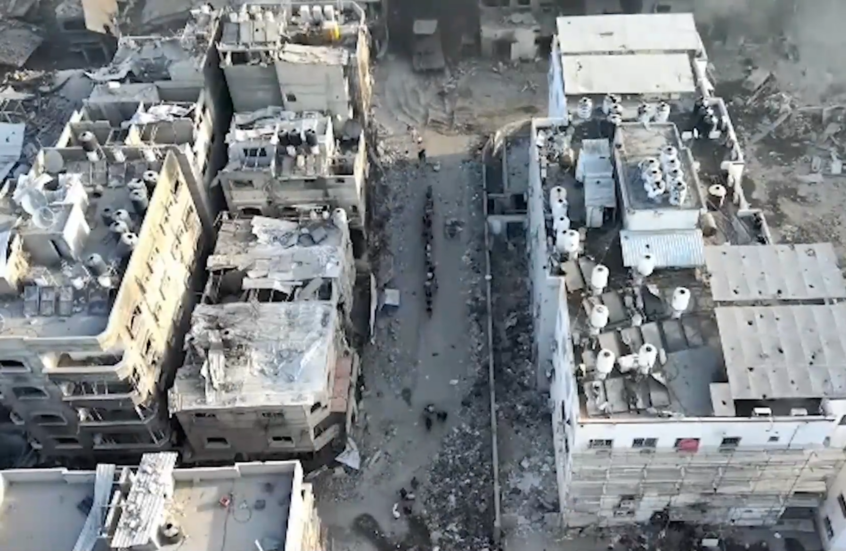 الجيش الإسرائيلي ينشر لقطات لإجلاء مدنيين من مستشفى كمال عدوان في غزة