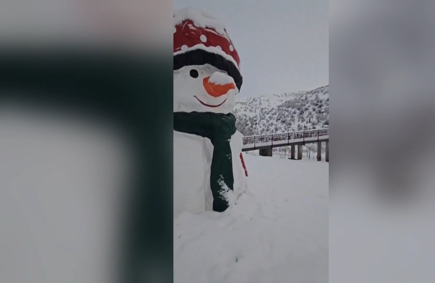 غضب في إسرائيل من تساقط الثلوج الكثيفة على مرتفعات جبل الشيخ في الجولان السوري المحتل