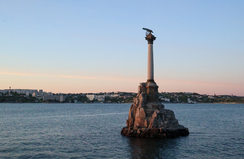 حاكم سيفاستوبول: القوات الروسية تصدت لهجوم مسيرات بحرية أوكرانية