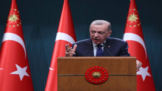 محادثات هاتفية بين أردوغان وبن زايد