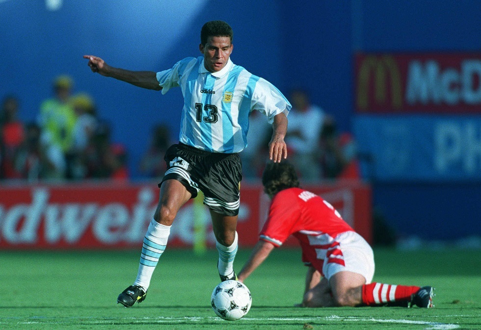 بعد سقوطها من الطابق السابع.. اتهام لاعب أرجنتيني بقتل زوجته (فيديو)