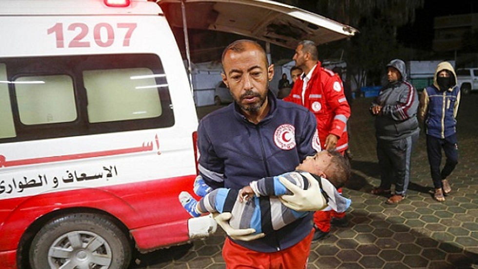 عشرات القتلى والجرحى في قصف إسرائيلي استهدف مواطنين فلسطينيين أثناء شرائهم الطحين