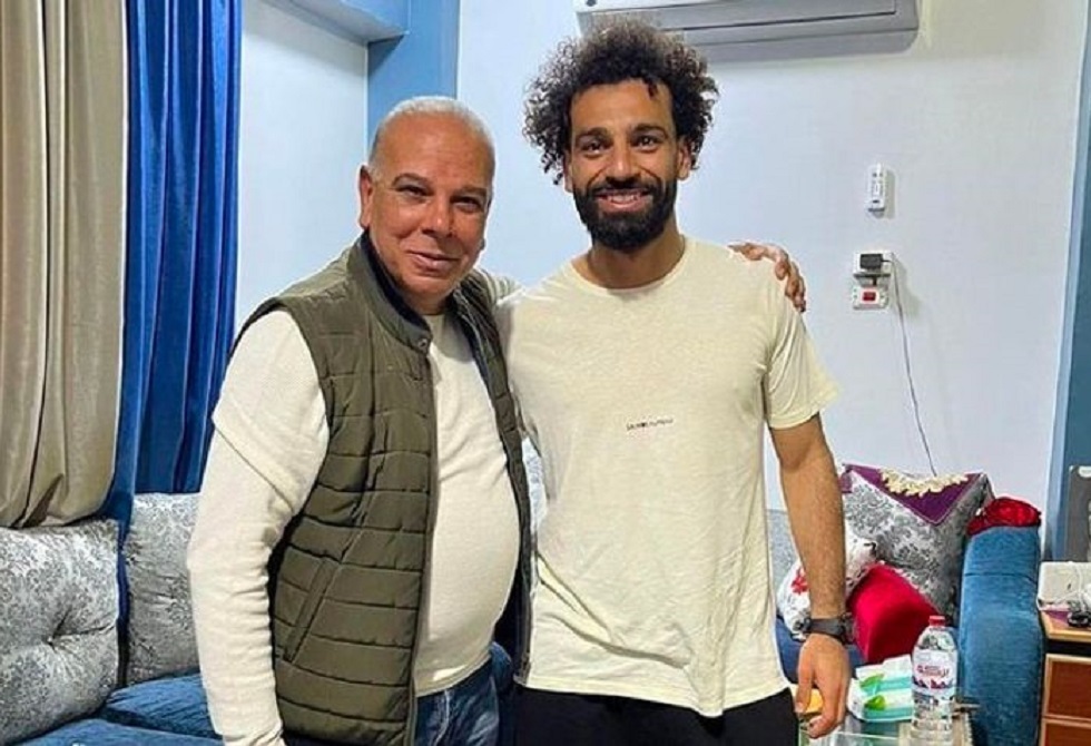 والد محمد صلاح يعلق على الفيديو المتداول بشأن انتقال "مو" للهلال السعودي (فيديو)